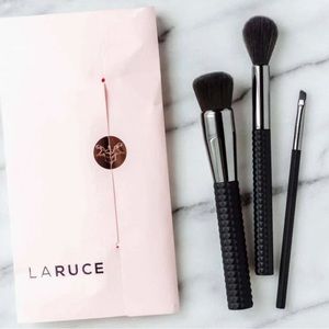LaRuce 3 makeup brush set Brand New